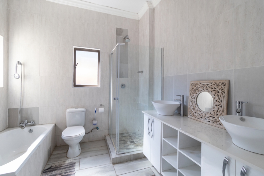 5 Bedroom Property for Sale in Estate D Afrique North West